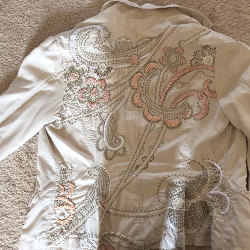 Cream jacket with embroidery